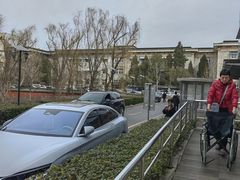 -北京积水潭医院-停车场