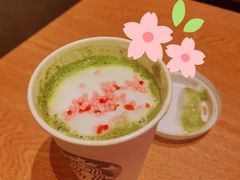 樱花草莓茶拿铁-星巴克(大连柏威年店)