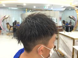 点击看大图 -八佰伴8008星级形象店