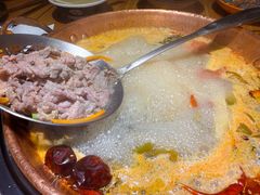 -洱火云南酸菜牛肉火锅(石景山当代商城店)