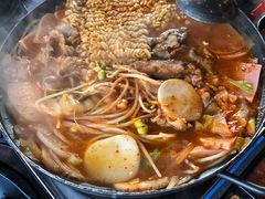 部队锅-郑阿姨的家·이모네·韩料&烤肉(武川路店)