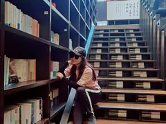 -钟书阁(松江泰晤士小镇店)