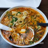 店里还酸菜鱼饭,小吃喝奶茶