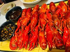 -肥肥虾庄·金牌油焖大虾(首义路店)