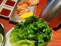 鸡翅十生菜-山之屋炭火烧肉·生啤畅饮(大朗万科中央公园店)