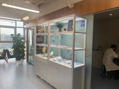 -无奔眼镜·蔡司·依视路授权店(马家堡店)