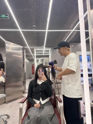 -侨治发型