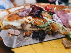 -Dragon Pizza•圆脸龙披萨·牛排餐厅
