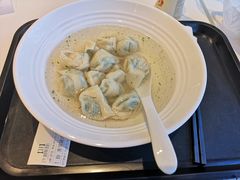 荠菜馄饨-百事佳烧鸭牛腩(上海虹桥站店)
