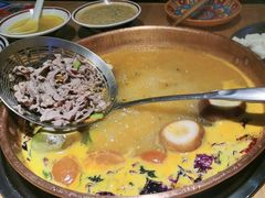 -洱火云南酸菜牛肉火锅(石景山当代商城店)