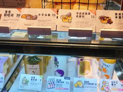 面包甜点陈列柜-喜茶(上海正大广场店)