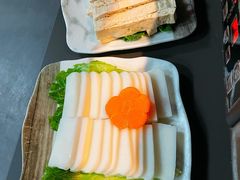 -伴山牛贵州黄牛肉火锅·苗疆非遗艺术餐厅(上海首店)