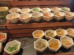 -牛YO寿喜烧·铁板烧和牛火锅自助(市府恒隆店)