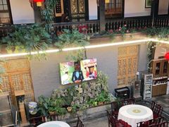 露天位-蔼若春.传承三十年云南菜(金碧公园店)