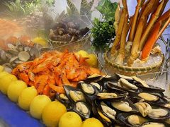 -广州万富希尔顿酒店·感趣自助餐厅·金秋蟹宴生蚝海鲜刺身