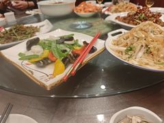 -洁神饭庄·海鲜·青岛菜·30年老字号(五四广场店)
