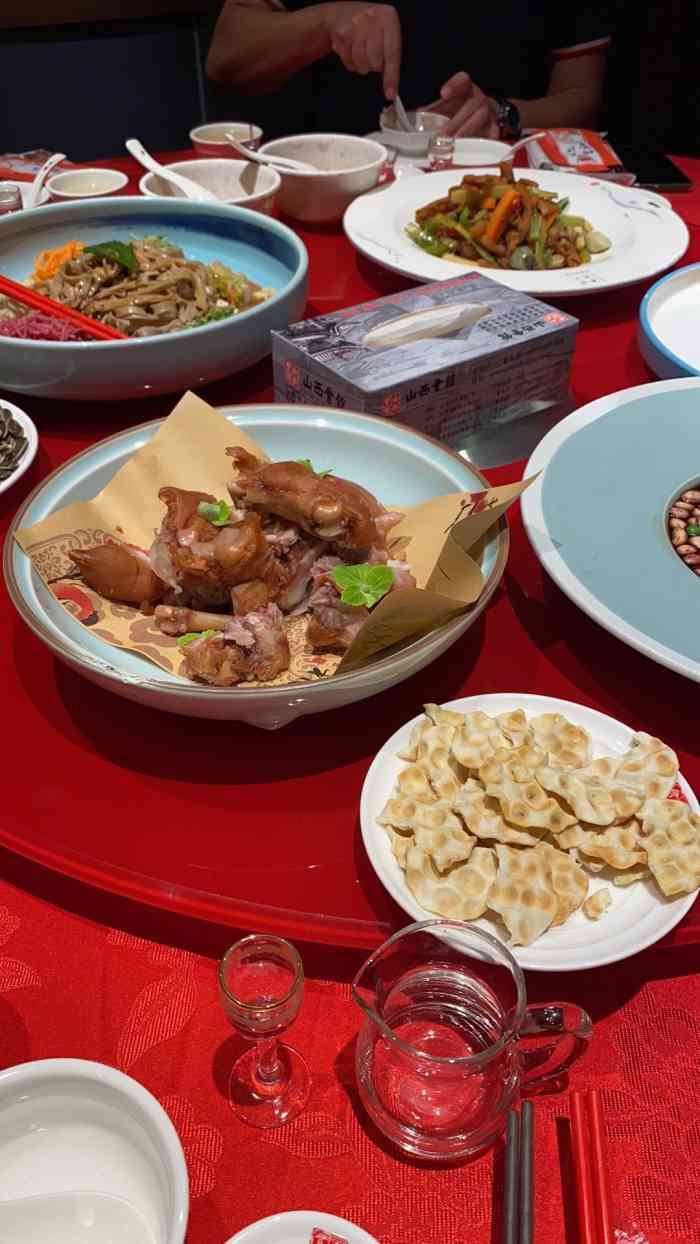 山西会馆(胜利东街店)-"外面装修特别古色古香,里面很多装饰也是从.
