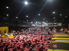 -嘿哟动霸CHUA·新潮玩运动娱乐中心·蹦床滑冰团建乐园
