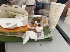 -麦当劳(上海虹桥站30B检票口楼上)