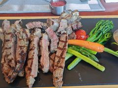 -东西风牛排馆周末烧烤自助(首都机场希尔顿店)
