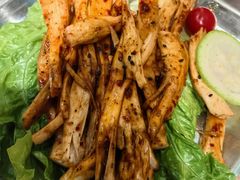 -山野的朋友露营炭火烤肉