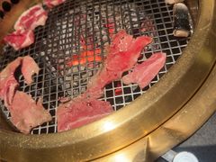 -铭牛烧肉·和牛海鲜自助(高新月牙湖店)