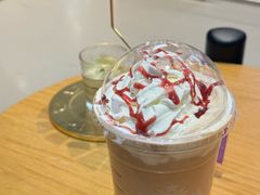 低因萃取莓莓覆盆子拿铁-星巴克臻选(湖滨道店)