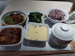 -老乡鸡(上海白玉兰广场店)