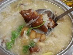 阿家村酸汤猪脚-遇见阿家村云南菜(魏公村店)