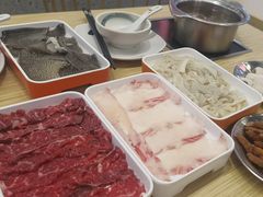 -杨老板·海鲜集市火锅·鲜切牛肉(中防万宝店)