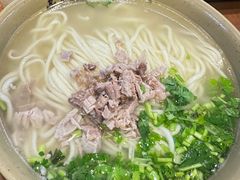 猪肘汤面-亮亮面馆(经六路店)