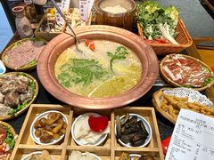 -阿婆情腊排骨火锅·野生菌季(古城旗舰店)