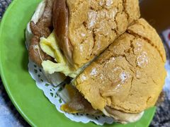 菠萝芝士猪扒蛋包-新鸿发咖啡美食
