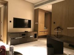 -上海滴水湖皇冠假日酒店