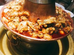 -沪小二炭火蛙锅(淮海中路美食不夜城店)