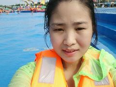 -黄河谷马拉湾海浪浴场