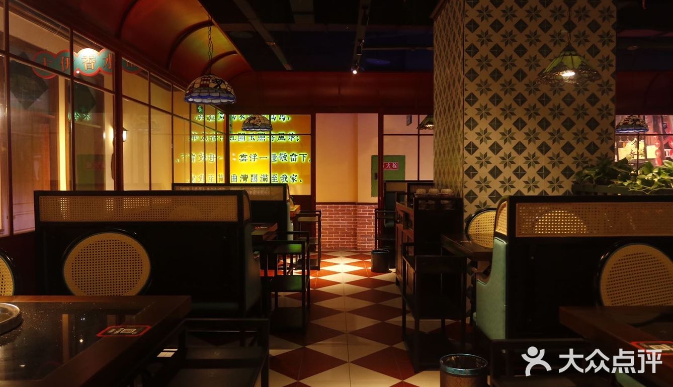 重庆最具有港风的一家火锅店，太好吃了吧