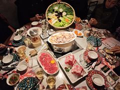 -尚尚仙·酸汤猪手·猪肚鸡火锅(华联万柳购物中心店)