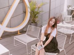 -UNI UNI(环亚凯瑟琳店)