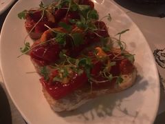 海胆面包配辣椒黄油-Ocean's Table 欧舍