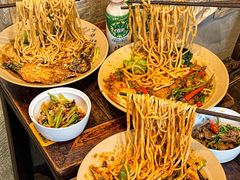 -方铲铲·成都板凳面(滨江银泰店)