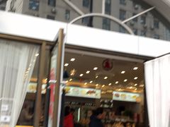 -红宝石·鲜奶小方·海派西点房(南丹店)