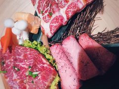 -山川小町·极番烧肉(新地假日广场店)