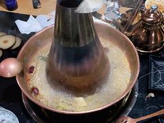 -果松木炭酸菜铜火锅·外婆参鸡汤