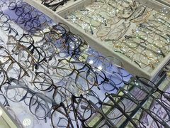 -三叶眼镜城批发市场(上海火车站店)