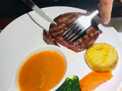 -斗牛士牛排餐厅(嘉里汇店)