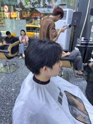 -藤野造型专业烫染接发