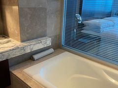 -上海龙之梦万丽酒店