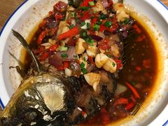 香煎鲫鱼-费大厨辣椒炒肉(万家丽一店)