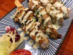 炭烤鸡肉串配酸奶黄瓜酱-帕歌西班牙餐厅paco tapas